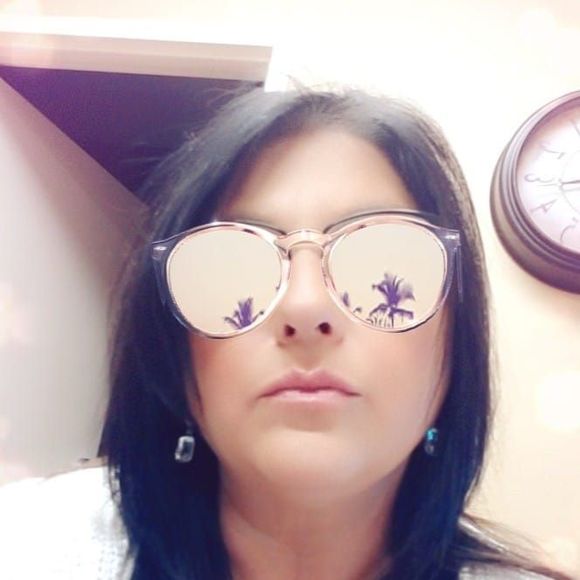 Meet your Posher, Melanie - Picture 1 of 1